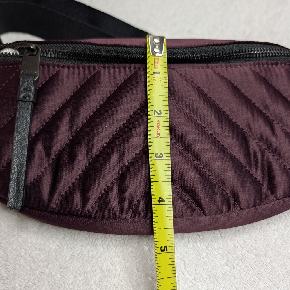 Athelta Kinetic Shine Waistbag - Barely Used, Excellent Condition - Picture 7 of 9